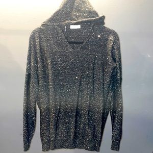 Elan black long sleeve gold sparkle hoodie sweater. Never worn .size Large.